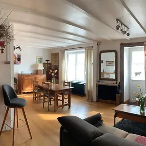Hébergement de vacances Charmante Maison De Dans Un Bourg Typique, Noyal-Muzillac